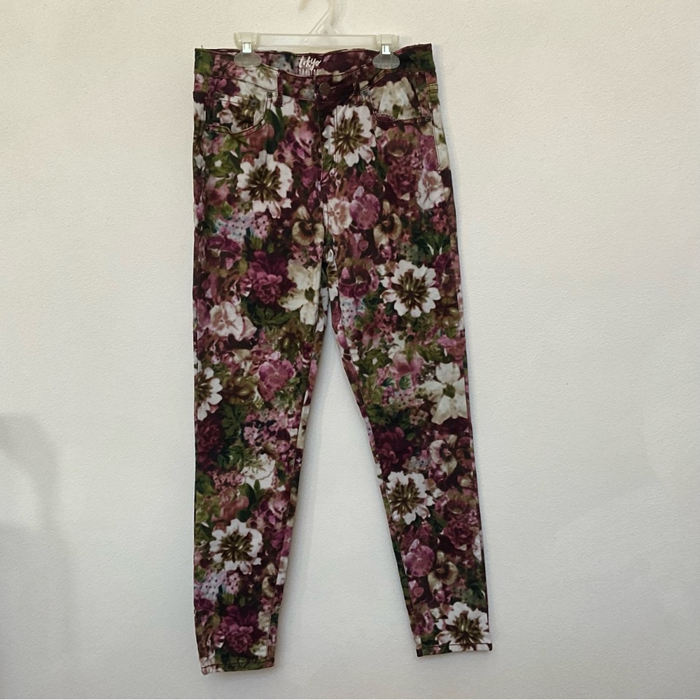 Tokyo Darling High Waisted Pixelated Floral Pattern Jeggings Size 8 Regular